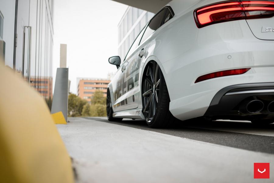  Audi S3 Sedan on Vossen Wheels (VFS10) 2017 года  (фото 7 из 52)